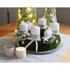 Adventskranz Moos mit Haus