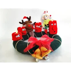Adventskranz Rentier Elf – Nachhaltige Weihnachtsdeko mit LED Kerzen & Glocken gehäkelt Amigurumi