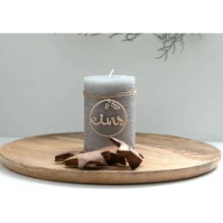 Adventskranz Zahlen Holz 1–4 in Schreibschrift mit Ilex-Blättern – handgemachte Holzzahlen, natürliche Weihnachtsdeko