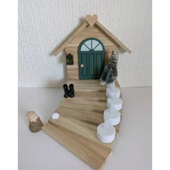 Adventstreppe aus Holz – Handgefertigte Wichteltreppe mit Laterne & LED-Option