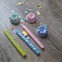 Alle Guten Dinge sind Drei/ 3 Minigugelhupfe/ 3 Geburtstagskerzen / kleiner Geschenkkarton