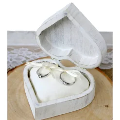 Alternative RINGBOX aus HOLZ Herz Ringkissen für Trauringe Shabby Chic Weiß mit GRAVUR pesonalisiert Rustikale Hochzeit Ringkästchen Natur