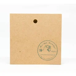 altes Weinglas, zerbrochene Fensterscheibe, Fabrik, Lost Place, marode, Foto auf Holz, im Quadrat, 10 x 10 cm