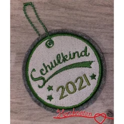 Anhänger, Schulkind, Einschulung, Kreis, Filz mit grün und Glitzer, individuell bestickt