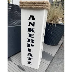 Ankerplatz Holzsäule personalisiert – Maritime Deko für Haustür & Garten mit Wunschtext, Name oder Koordinaten