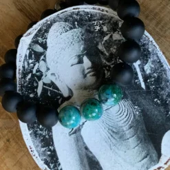 Armband mit mattem Onyx und grün/türkis leuchtendem CHRYSOCOLL, selten