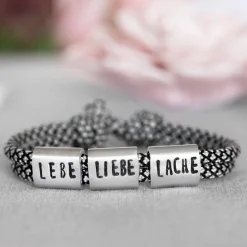 Armband personalisiert mit Gravur handgestempelt zur Kommunion, Geburtstag, Schulanfang, Konfirmation, Lebe Liebe Lache, Herrenarmband, Namensarmband