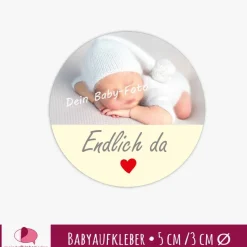 Babyaufkleber zur Geburt | Endlich da - Herz - personalisierbar mit Babyfoto