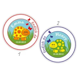 Babyaufkleber zur Geburt | niedliche Schildkröte mit Schmetterlingen