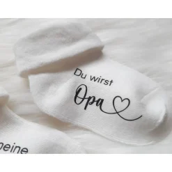 Babysocke zur Schwangerschaftsverkündung – Personalisiertes Geschenk für werdende Eltern & Großeltern