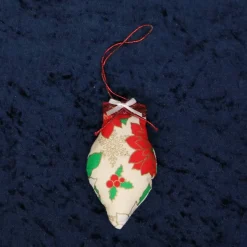 Baumanhänger aus Stoff mit kleinen Engeln, Zapfen, verschiedene Farben