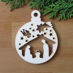 Baumhänger Kugel Krippe aus Holz – Geschenkanhänger & Baumschmuck