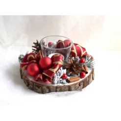 Baumscheibe rot-gold mit Baumkugeln