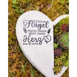 Bepflanztes Herz aus Beton mit Schriftzug Grabschmuck Trauer Grabgesteck Grabherz Personalisierbar
