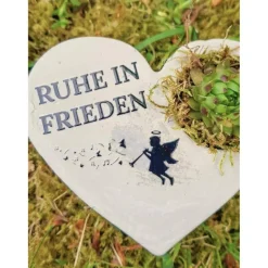 Bepflanztes Herz aus Beton mit Schriftzug Grabschmuck Trauer Grabgesteck Grabherz