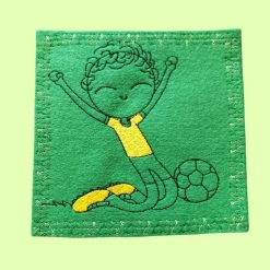 bestickte Filz-Untersetzer für den Fussball-Abend, eckig,grün, Größe ca.12 x 12 cm, Fussball-Dekoration