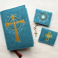 Bestickte Gotteslobhülle aus Filz *Kreuz mit Ornamente *individuell angefertigt