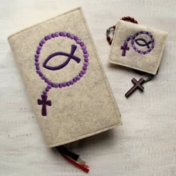 Bestickte Gotteslobhülle aus Filz *Rosenkranz *individuell angefertigt