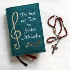 Bestickte Gotteslobhülle aus Filz *Du bist ein Ton in Gottes Melodie 4 *individuell angefertigt