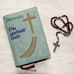 Bestickte Gotteslobhülle aus Filz *Du gehst mit *individuell angefertigt