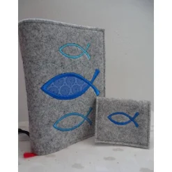Bestickte Gotteslobhülle aus Filz *Fische *individuell angefertigt