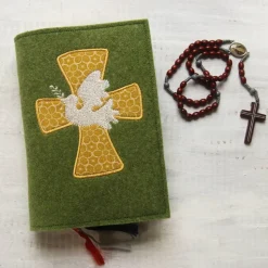 Bestickte Gotteslobhülle aus grünem Filz *Kreuz mit Taube *sofort versandfertig