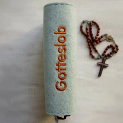 Bestickte Gotteslobhülle aus Filz *Doppelkreuz *individuell angefertigt