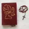 Bestickte Gotteslobhülle aus weinrotem Filz mit goldenem Engel *sofort versandfertig