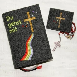Bestickte Rosenkranztasche aus Filz *Motiv Kreuz mit Regenbogensterne *individuell angefertigt