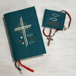 Bestickte Rosenkranztasche aus Filz *Fische mit Wellen *individuell angefertigt