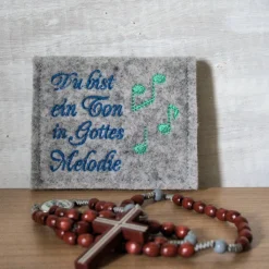 Bestickte Rosenkranztasche aus Filz *Motiv Du bist ein Ton in Gottes Melodie 2 *individuell angefertigt