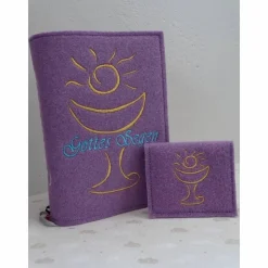 Bestickte Rosenkranztasche aus fliederfarbigem Filz mit goldenem Kelch *sofort versandfertig
