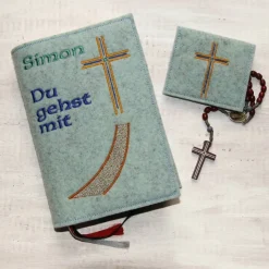 Bestickte Rosenkranztasche aus Filz *Motiv Kreuz mit Stein *individuell angefertigt
