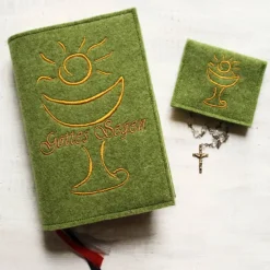 Bestickte Rosenkranztasche aus Filz *Motiv Kelch *individuell angefertigt