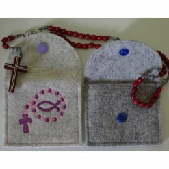 Bestickte Rosenkranztasche aus Filz *Motiv Rosenkranz *individuell angefertigt