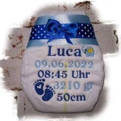 Bestickte Windel mit Name
