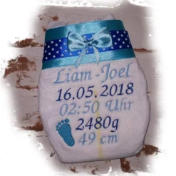Bestickte Windel mit Namen