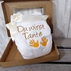 Bestickte Windel mit Spruch: DU WIRST TANTE
