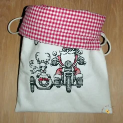 Bestickter Weihnachtsbeutel Nikolausbeutel weihnachtlicher Geschenkbeutel personalisierter Wunschname flauschige Krempe