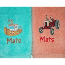 Besticktes Kinderhandtuch mit Fahrzeugen Wunschnamen Kita Erkennungsbilder Kindertagesstätte Tagesmutter Kindergarten