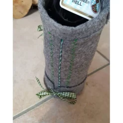 Biertragetasche Lederhose als Geschenk, Vatertagsgeschenk für den Mann oder zum Jubiläum ausreichend für zwei Bierflaschen. Personalisierbar