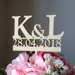 Blumen- / Tortenstecker Initialen & Datum aus Holz, Caketopper, Tortentopper, Blumenstecker, Blumengesteck