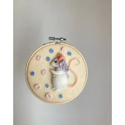 Blumenmäuschen, befilzter Stickrahmen, Filzbild, Kinderzimmerdekoration, Babyzimmer, gefilztes Mäuschen