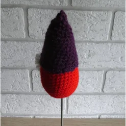 Blumenstecker / Pflanzenstecker Wichtel mit Kulleraugen - lila/rot