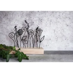 Blumenwiese bei Nacht