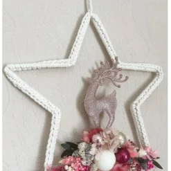 Boho Makrameekranz mit Trockenblumen in rosa/pink