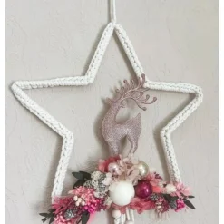 Boho Makrameekranz mit Trockenblumen in rosa/pink