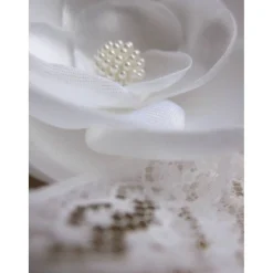 Braut Haarklammer Kopfschmuck Satin Stoffblume weiß Spitze Perle Federn "Petit Reve" Hochzeit