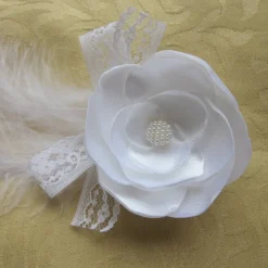 Braut Haarklammer Kopfschmuck Satin Stoffblume weiß Spitze Perle Federn 
