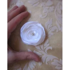 Braut Kopfschmuck weiß Haarklammer Haarblume Stoffblume Satin Brautschmuck 
